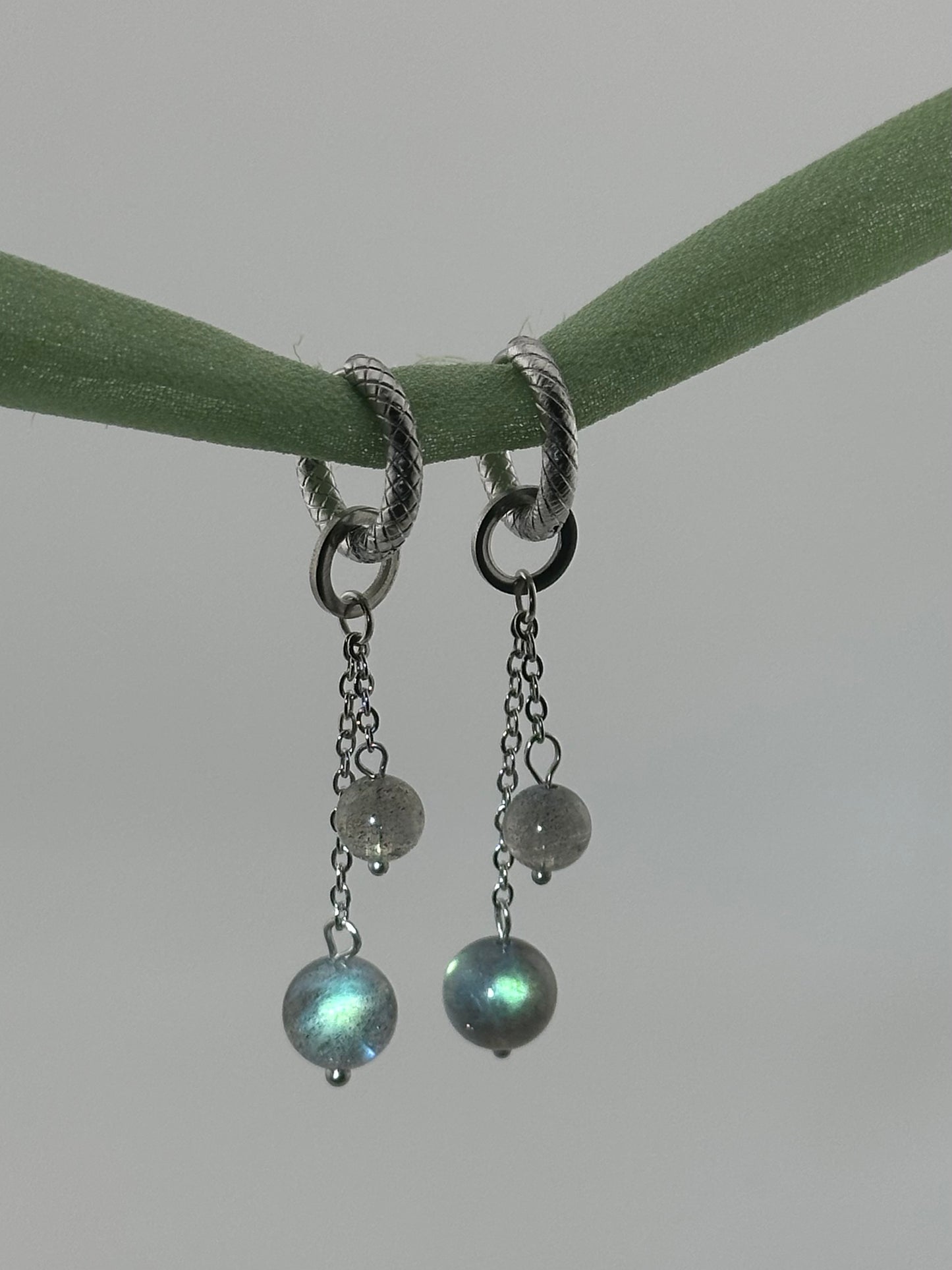 Labradorite pendant on chains