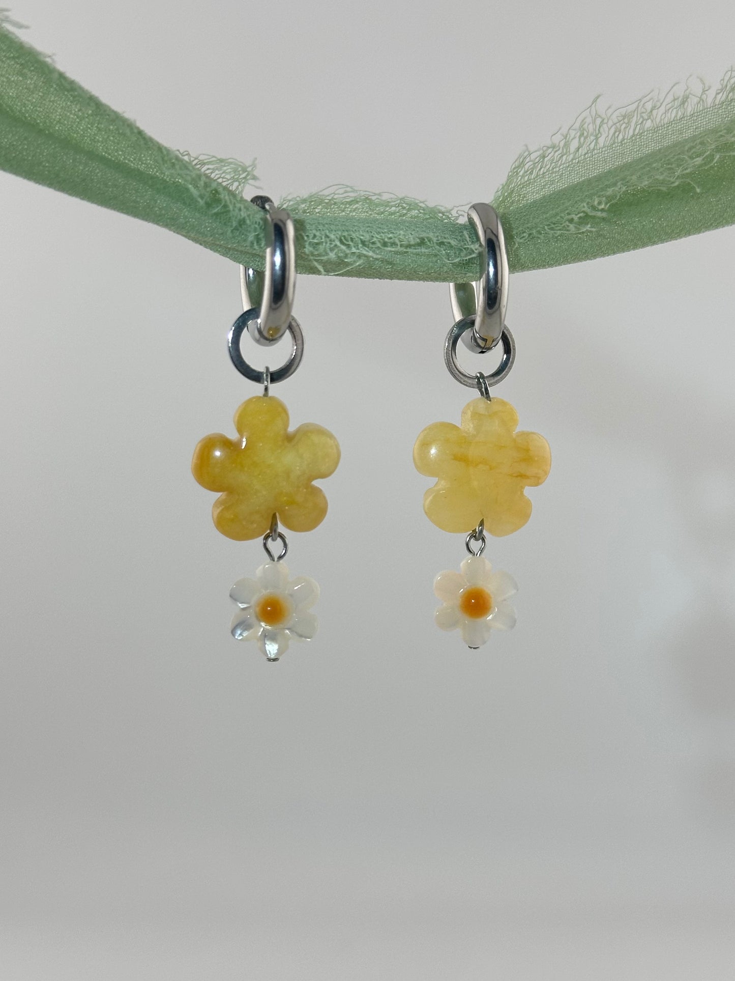 Fleur Jaune Pendants
