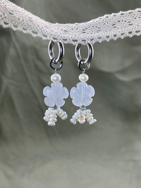 Fleur Blanche Pendants