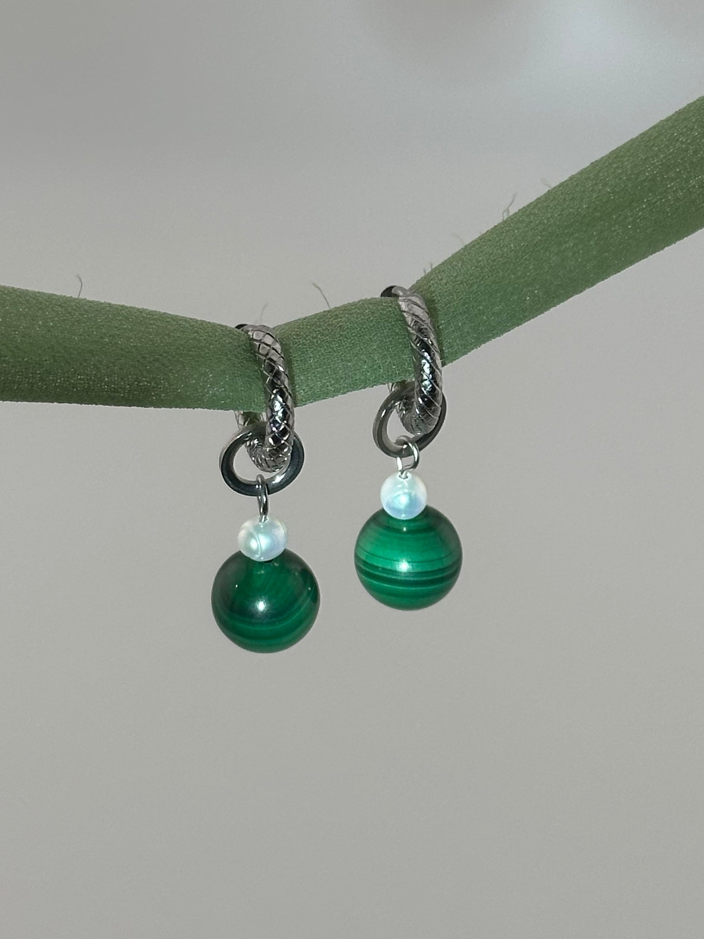 Malachite Pendant with Pearl