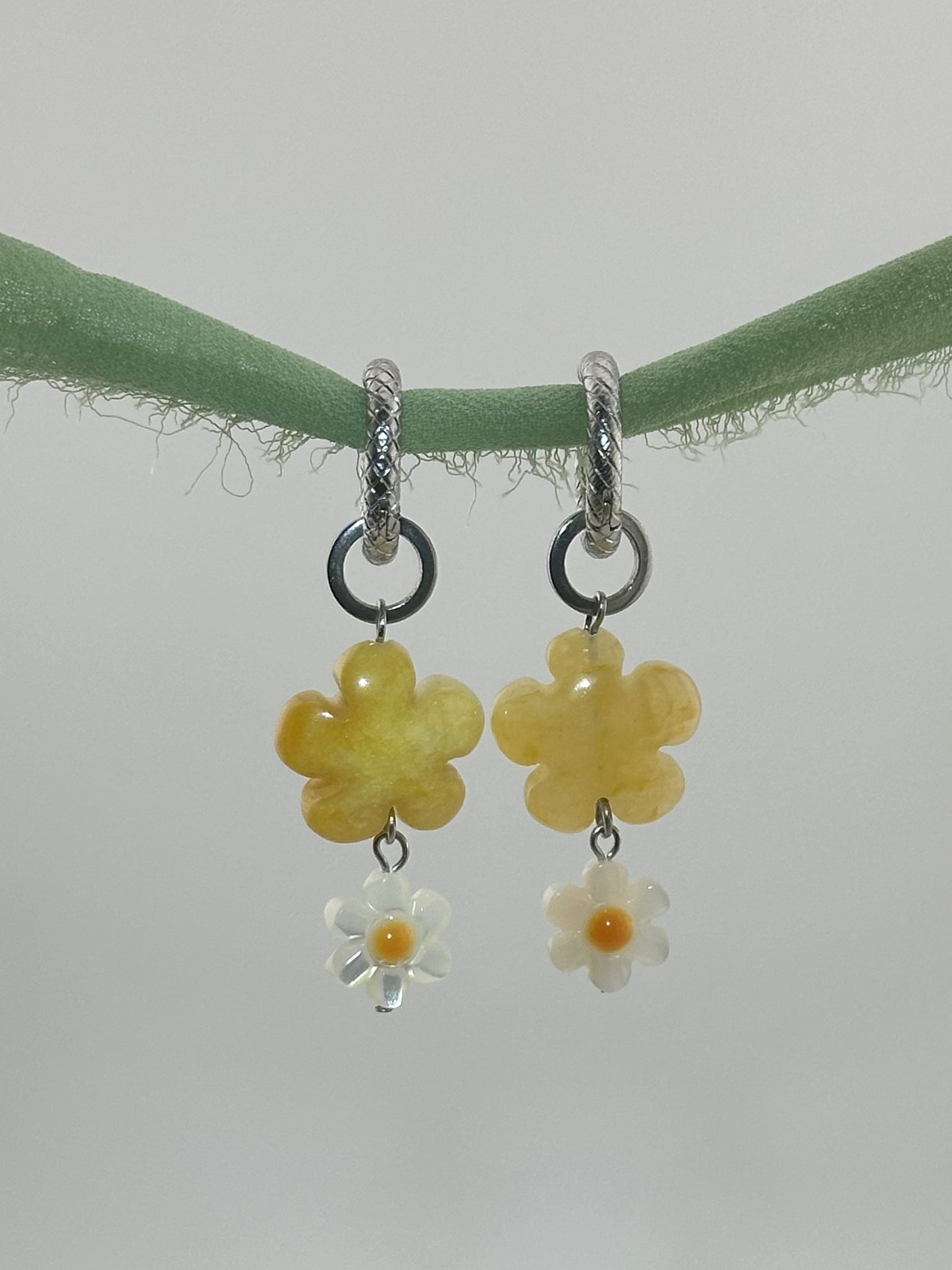 Fleur Jaune Pendants