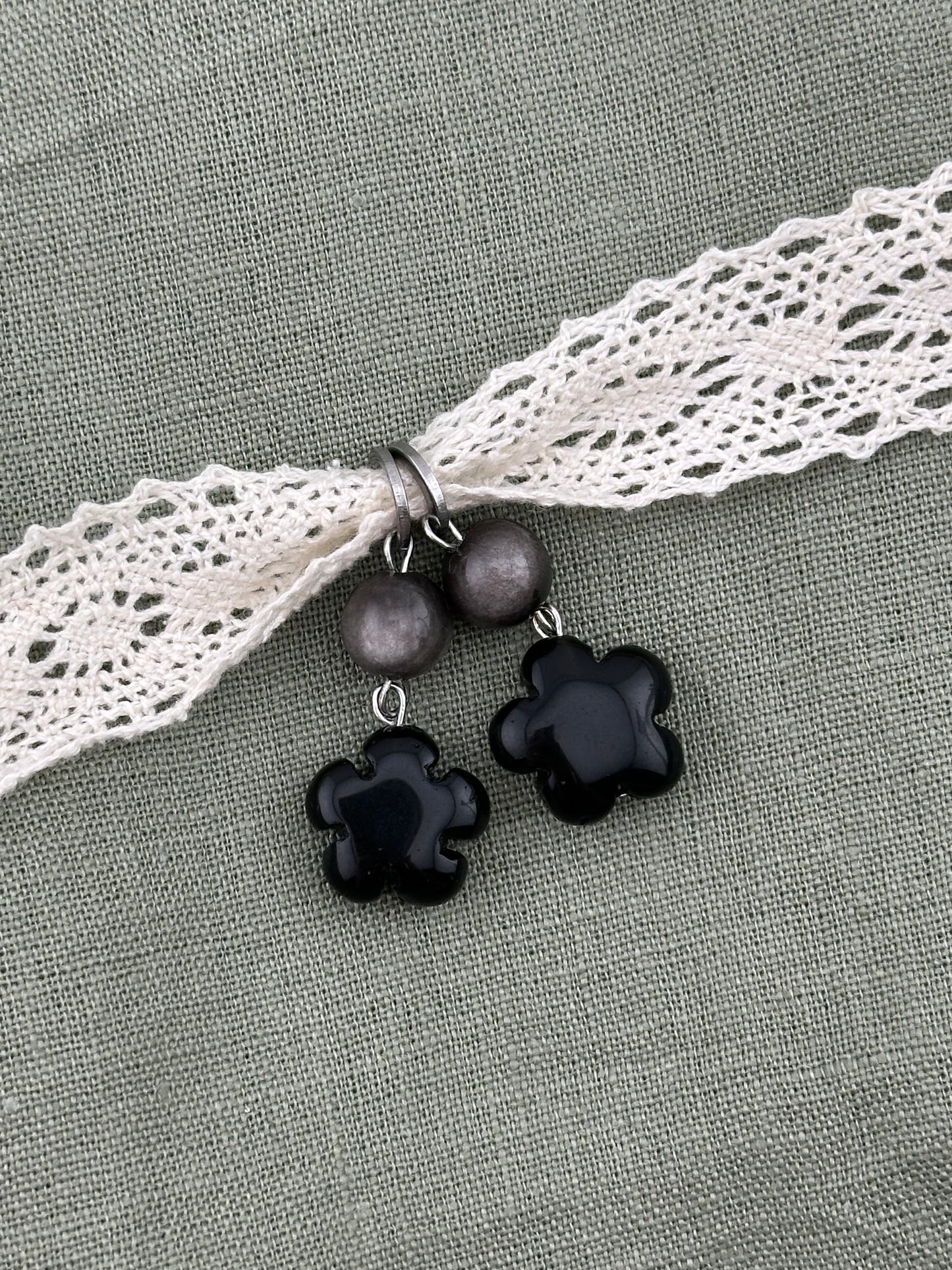 Fleur Noir Pendants