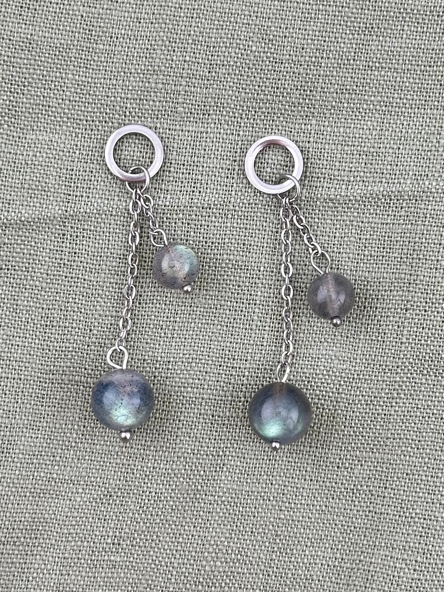 Labradorite pendant on chains