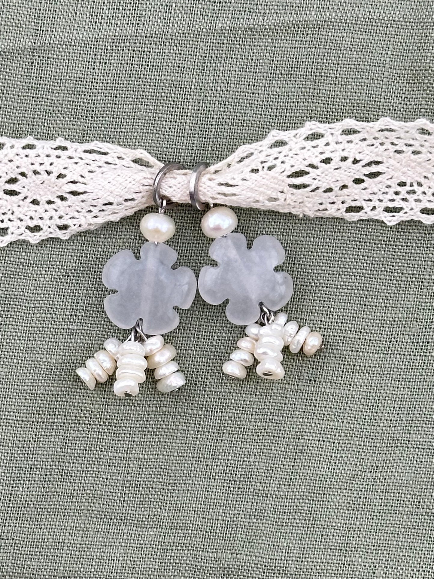 Fleur Blanche Pendants